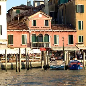 Canal & Walter Hotel Venice