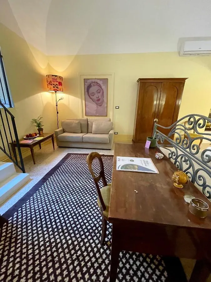 4 Balconi Rooms- Dimora Arditi B&B Lecce Bed & Breakfast