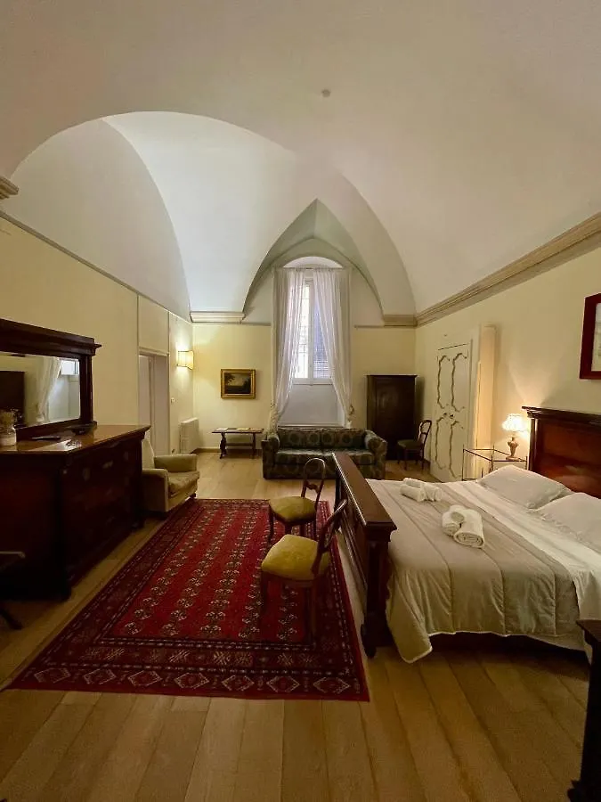 4 Balconi Rooms- Dimora Arditi B&B Lecce 0*,  Italy