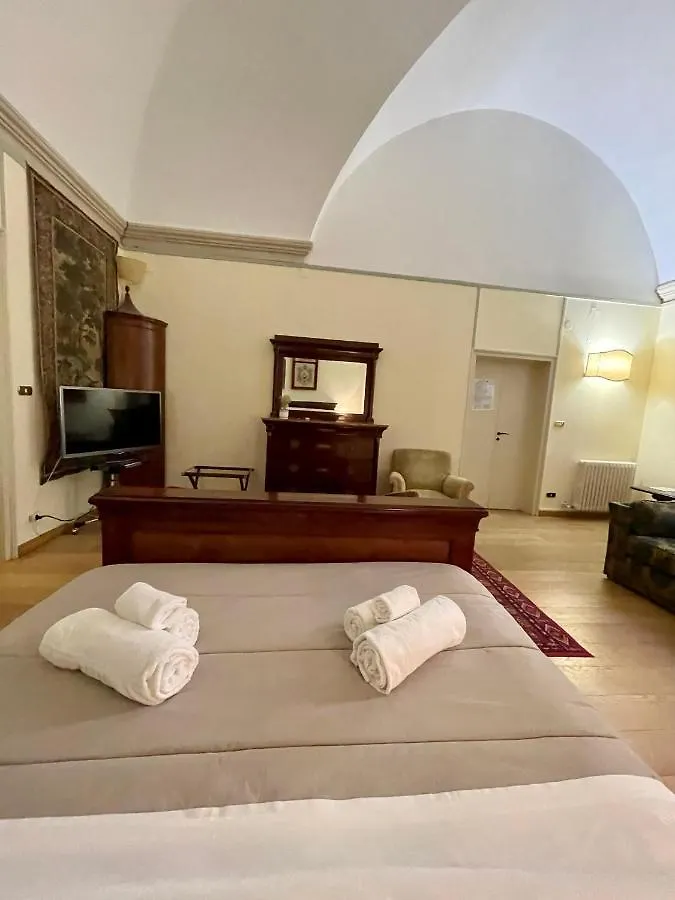 4 Balconi Rooms- Dimora Arditi B&B Lecce Italy