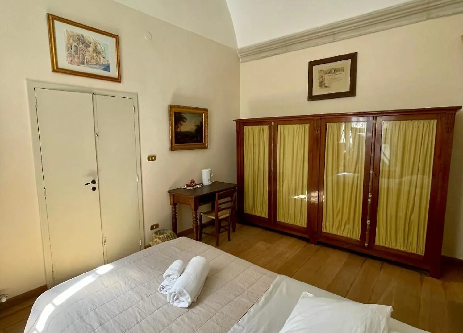 Bed & Breakfast 4 Balconi Rooms- Dimora Arditi B&B Lecce Italy